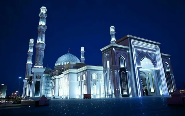 Hazret Sultan Mosque in Astana under a clear sky